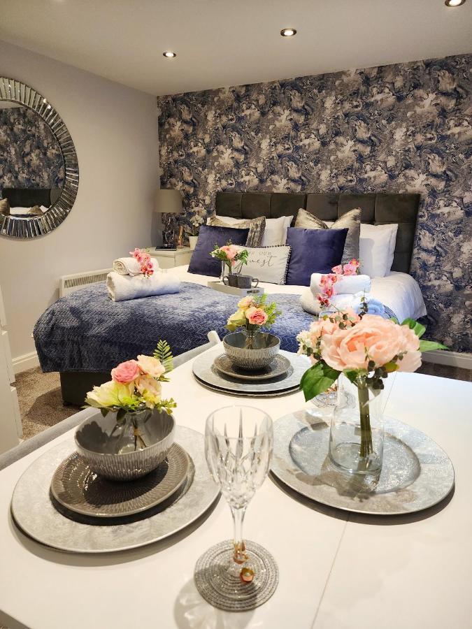 Studio Apartment The Den Colnbrook Dış mekan fotoğraf